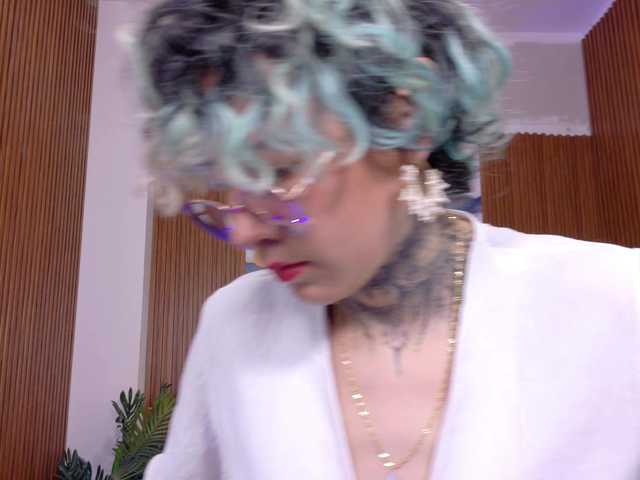 Lyra-tay live cam on BongaCams