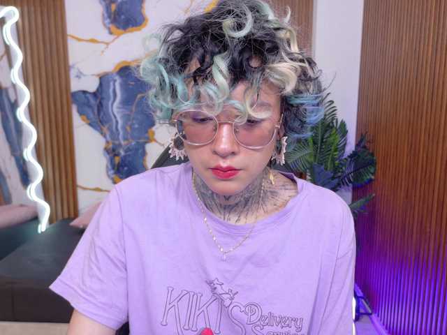 Lyra-tay live cam on BongaCams