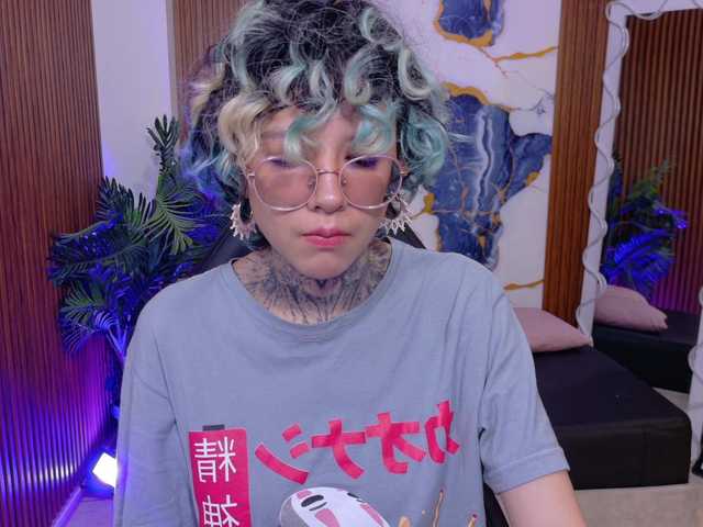 Lyra-tay live cam on BongaCams
