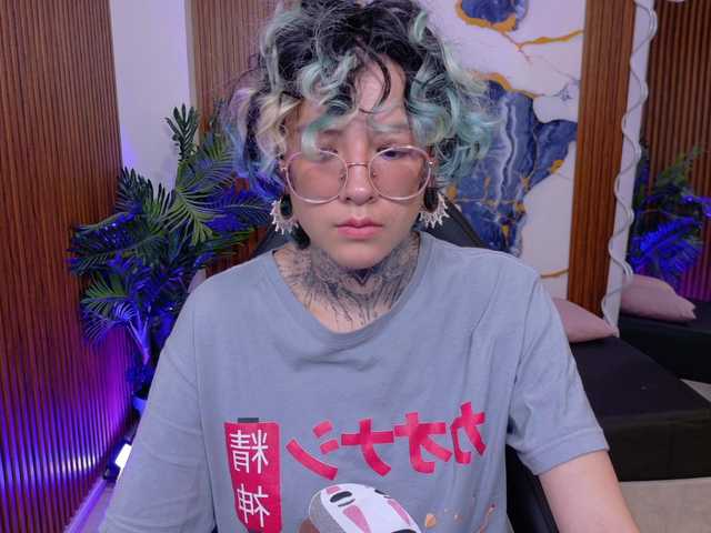 Lyra-tay live cam on BongaCams