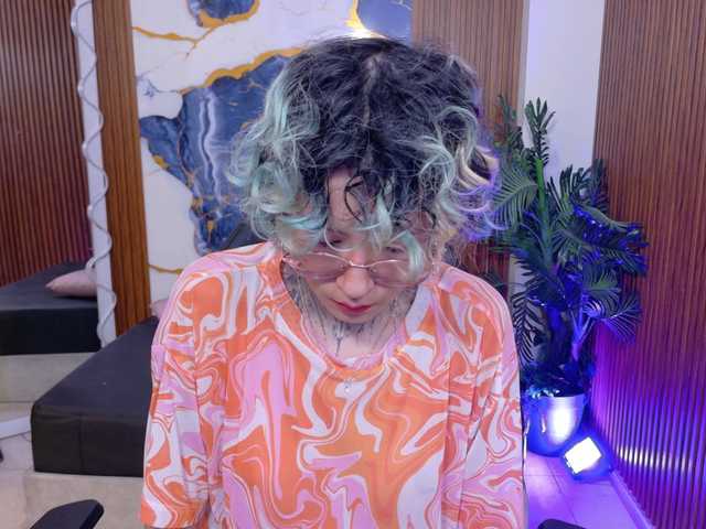 Lyra-tay live cam on BongaCams