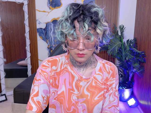 Lyra-tay live webcam show