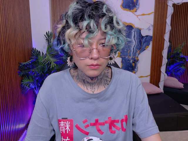 Lyra-tay live cam on BongaCams