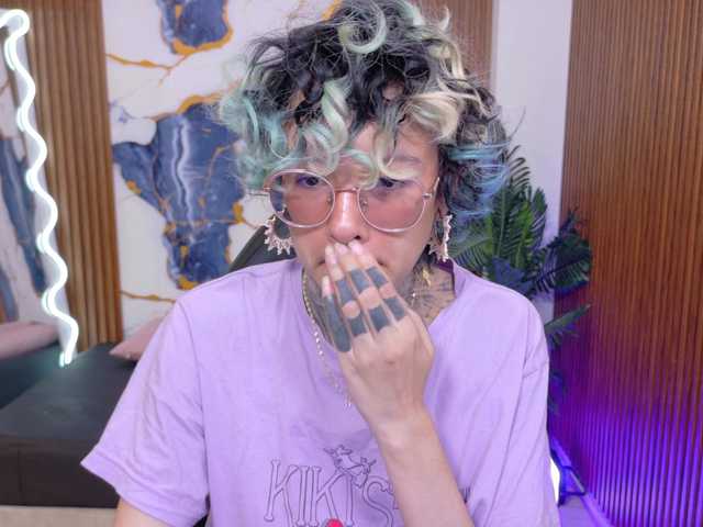 Lyra-tay live cam on BongaCams