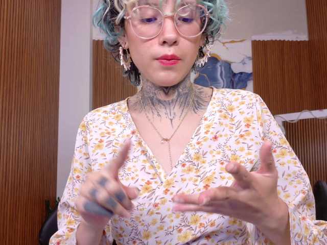Lyra-tay live cam on BongaCams