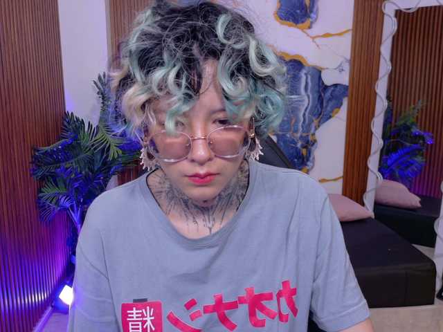 Lyra-tay live cam on BongaCams