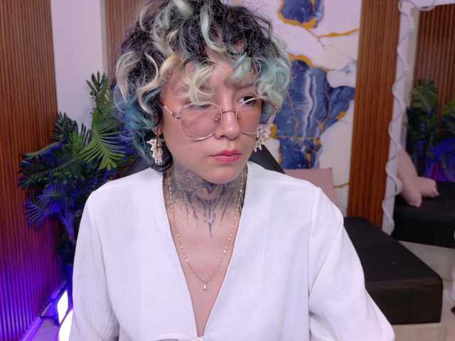 Lyra-tay live cam on BongaCams