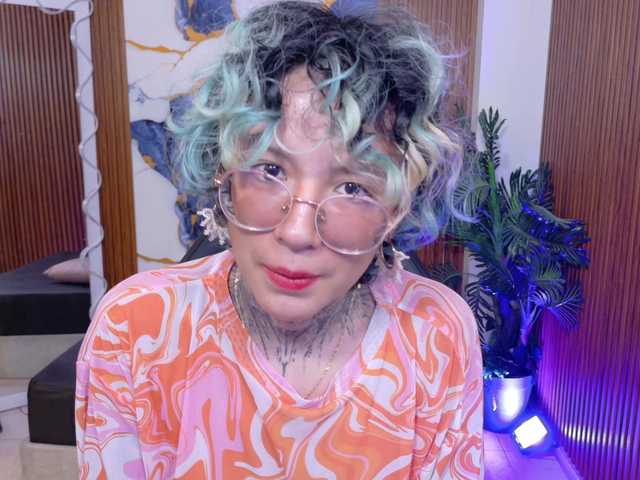 Lyra-tay live cam on BongaCams