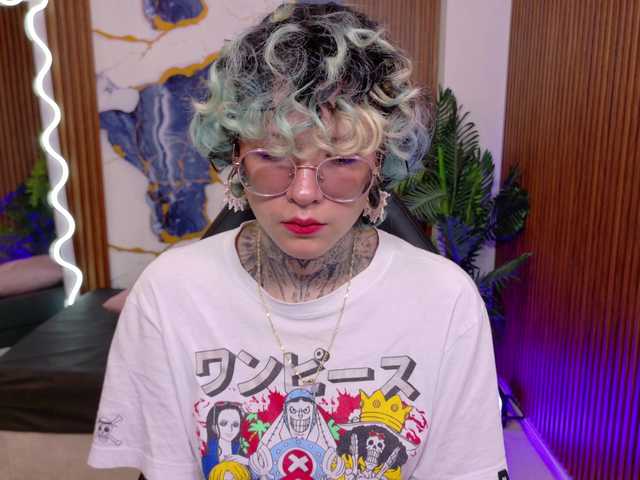 Lyra-tay live webcam show