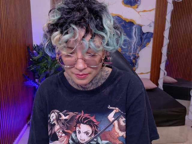 Lyra-tay live cam on BongaCams