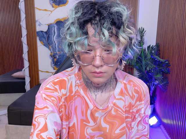 Lyra-tay live cam on BongaCams