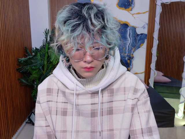 Lyra-tay live cam on BongaCams