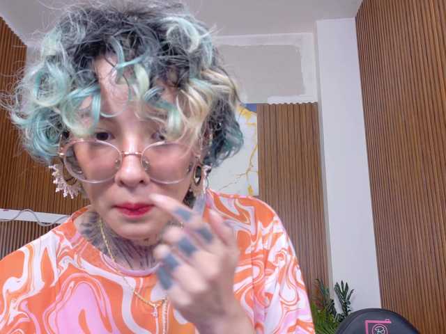Lyra-tay live cam on BongaCams