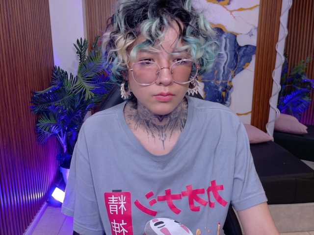 Lyra-tay live cam on BongaCams