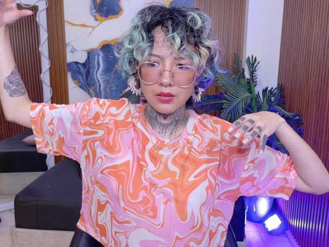 Lyra-tay live cam on BongaCams