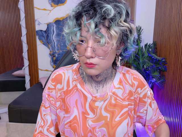 Lyra-tay live cam on BongaCams