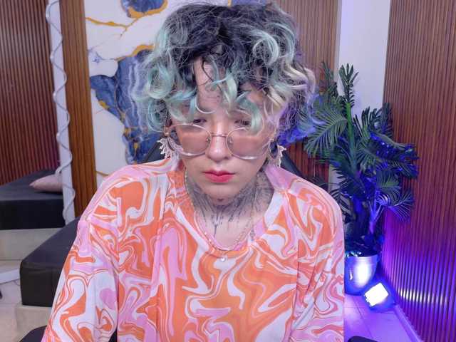 Lyra-tay live cam on BongaCams
