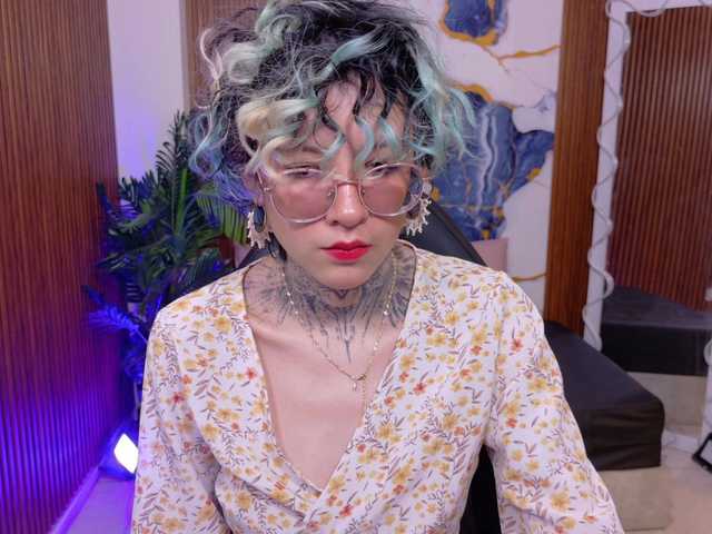 Lyra-tay live cam on BongaCams