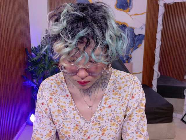 Lyra-tay live cam on BongaCams