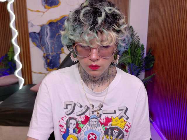 Lyra-tay live webcam show