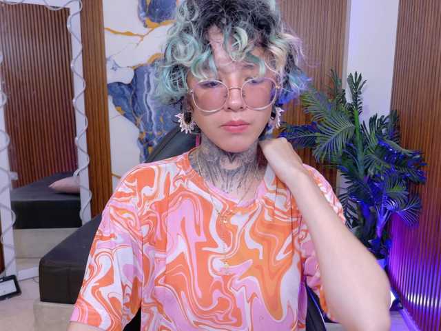 Lyra-tay live cam on BongaCams