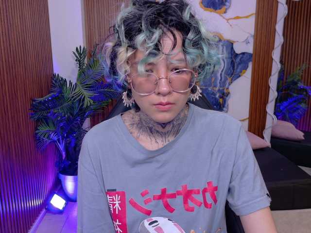 Lyra-tay live cam on BongaCams