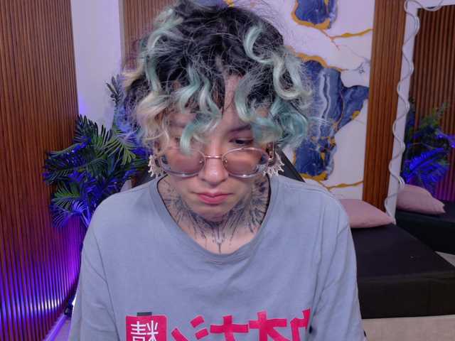 Lyra-tay live cam on BongaCams