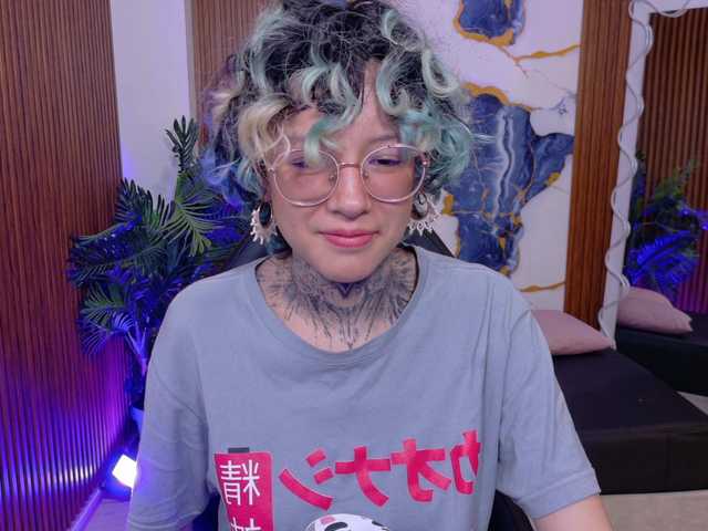 Lyra-tay live cam on BongaCams