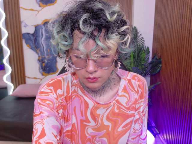 Lyra-tay live cam on BongaCams