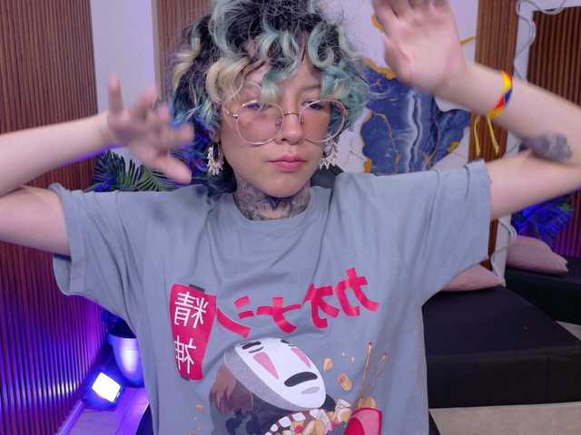 Lyra-tay live cam on BongaCams