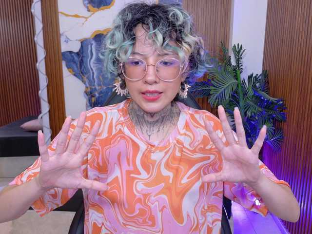 Lyra-tay live cam on BongaCams
