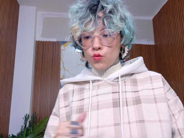 Lyra-tay live cam on BongaCams