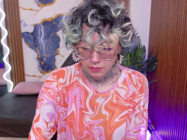 Lyra-tay live webcam show