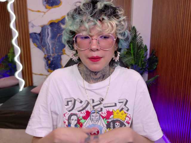 Lyra-tay live cam on BongaCams