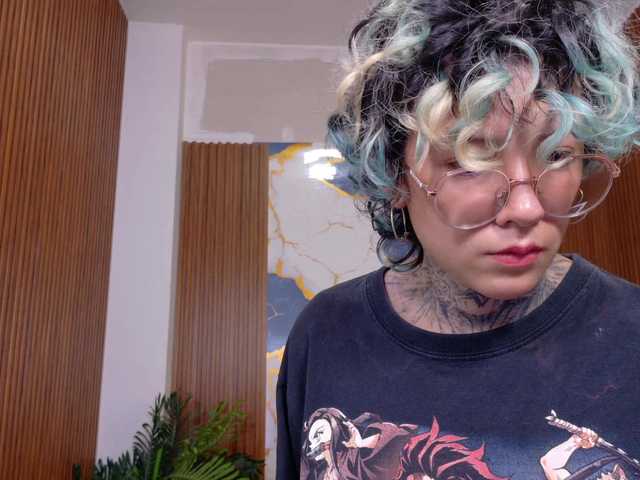 Lyra-tay live cam on BongaCams