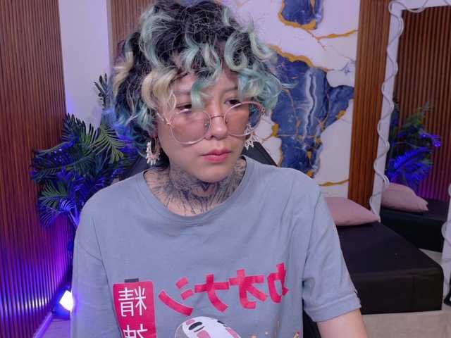 Lyra-tay live cam on BongaCams