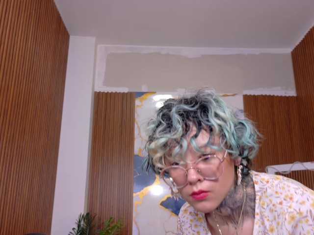 Lyra-tay live cam on BongaCams