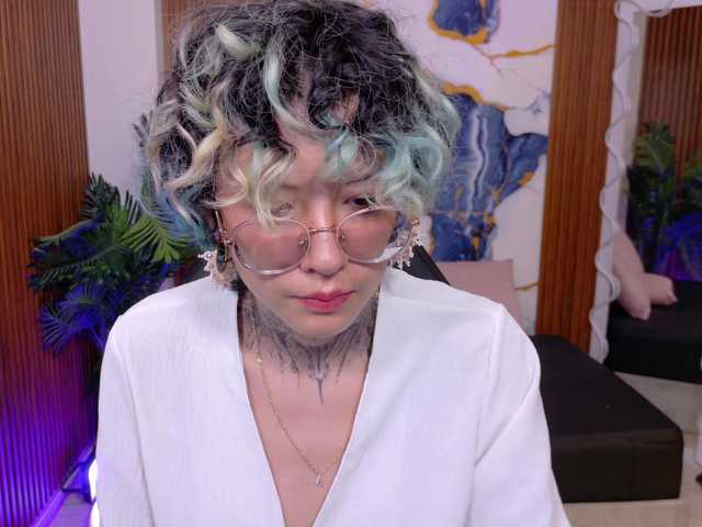 Lyra-tay live cam on BongaCams