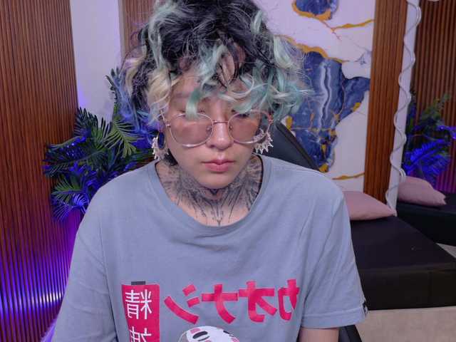 Lyra-tay live cam on BongaCams