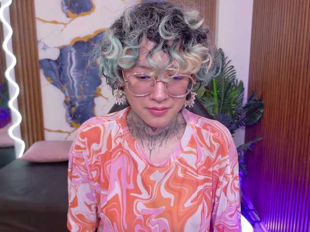 Lyra-tay live cam on BongaCams