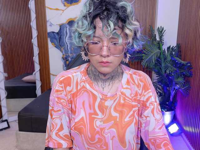 Lyra-tay live cam on BongaCams
