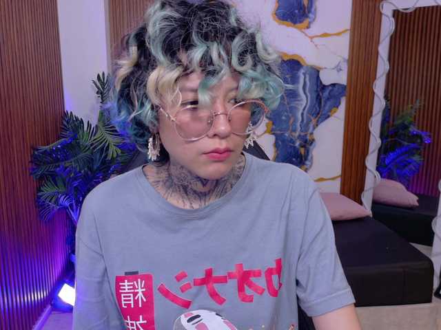 Lyra-tay live cam on BongaCams