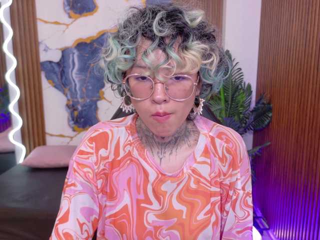 Lyra-tay live cam on BongaCams