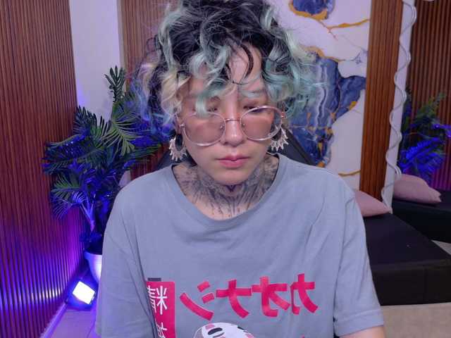 Lyra-tay live cam on BongaCams