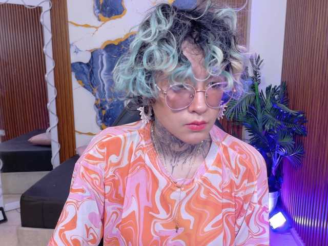 Lyra-tay live cam on BongaCams
