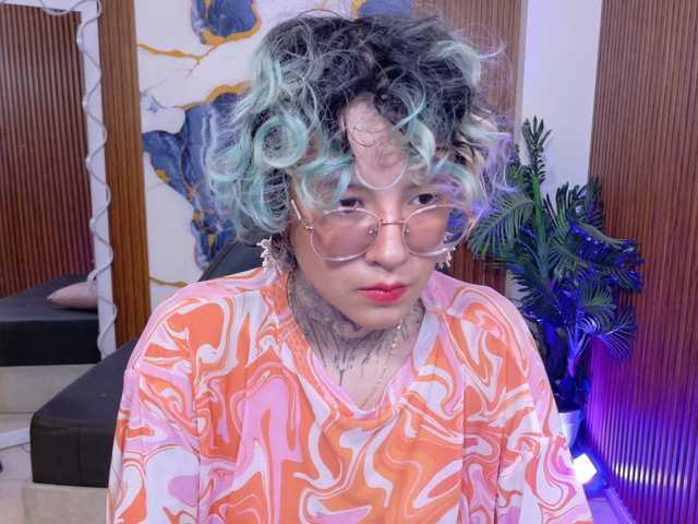 Lyra-tay live cam on BongaCams