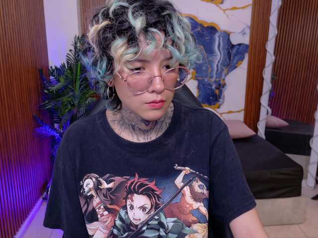 Lyra-tay live cam on BongaCams