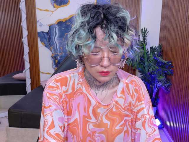 Lyra-tay live cam on BongaCams