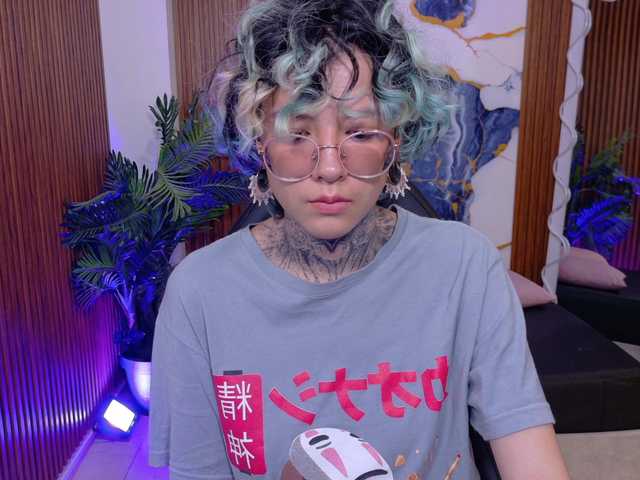 Lyra-tay live cam on BongaCams
