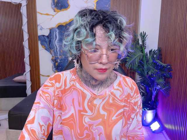 Lyra-tay live cam on BongaCams